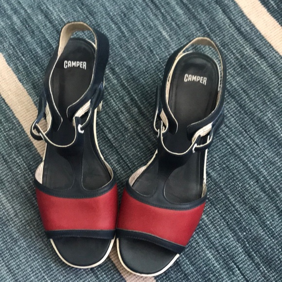 camper right sandal
